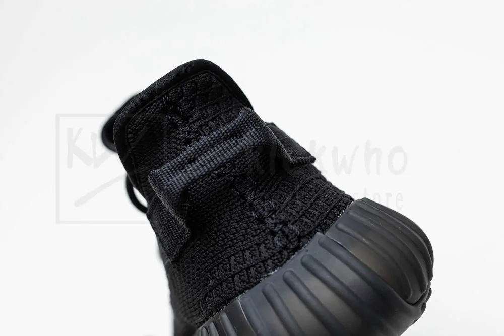 Ad*s yeezy boost 350 v2 onyx sale version