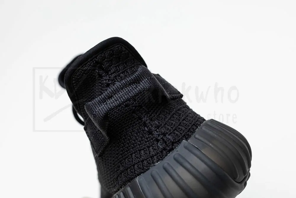 Ad*s yeezy boost 350 v2 onyx sale version