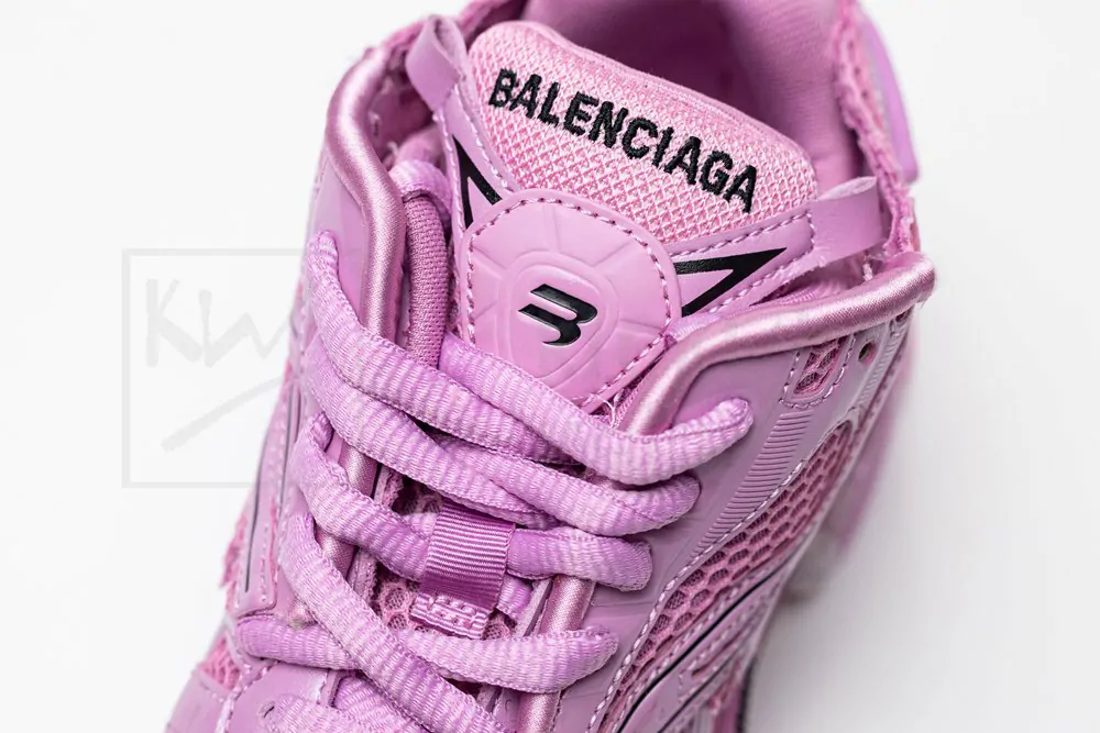 balenciaga runner pink