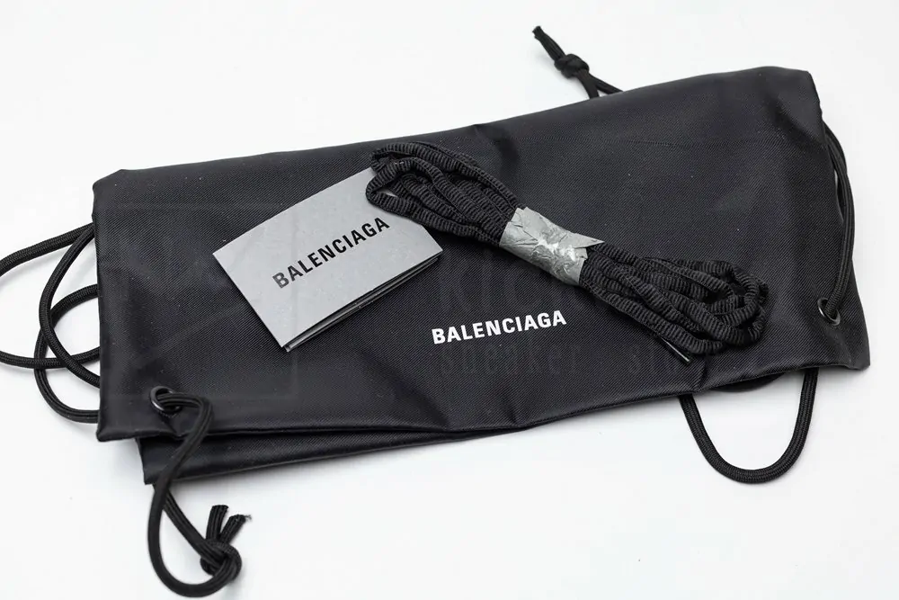 balenciaga runner green blue black grey