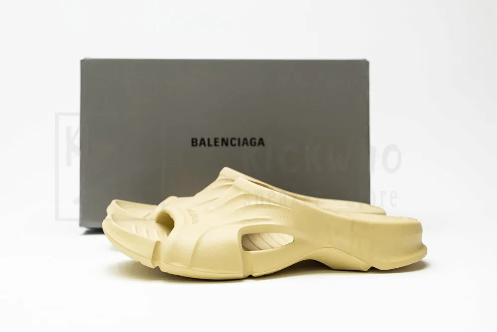 balenciaga mold slide sandal beige