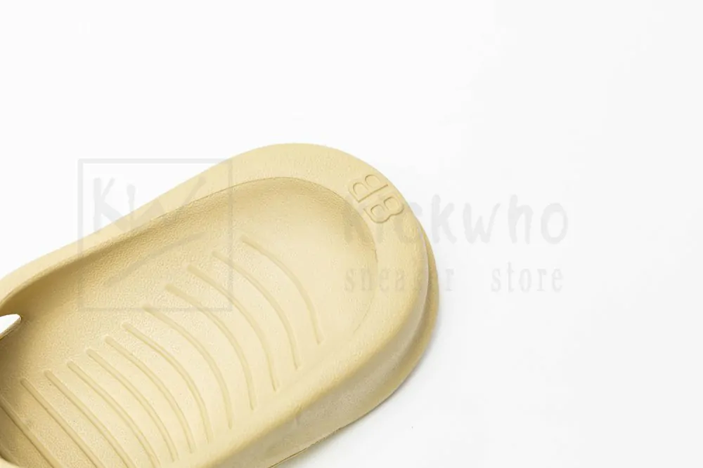 balenciaga mold slide sandal beige