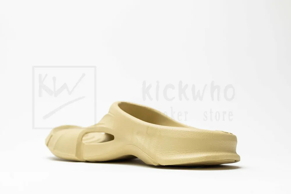 balenciaga mold slide sandal beige