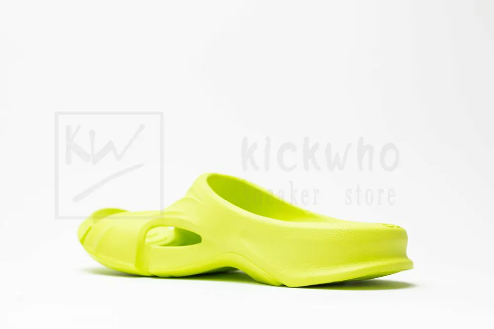 balenciaga mold slide sandal fluorescent green