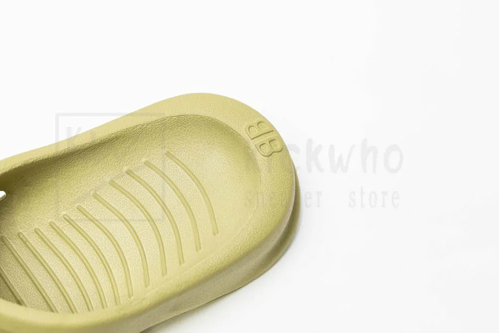 balenciaga mold slide sandal avocado