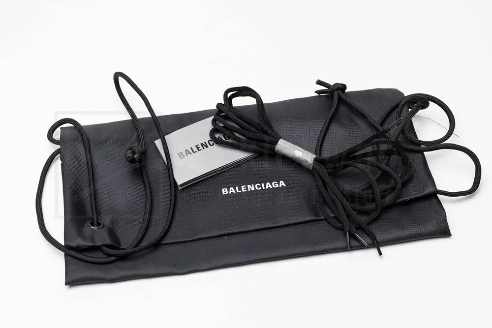 balenciaga defender black