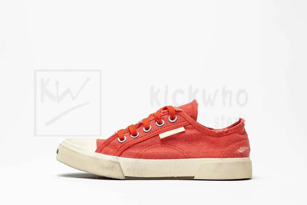 balenciaga paris low sneaker in red