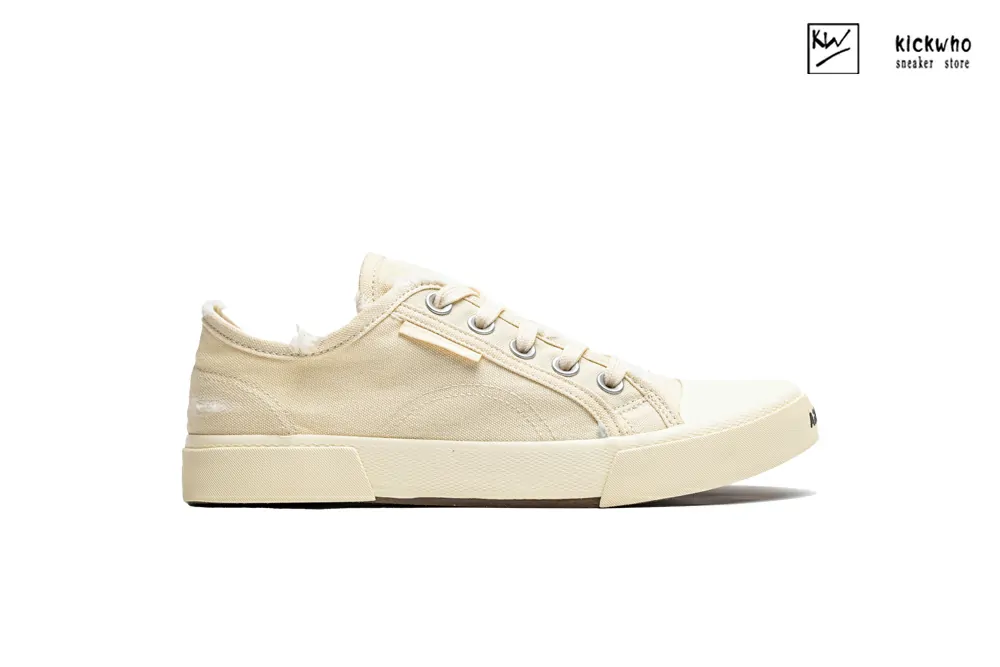 balenciaga paris low sneaker in white