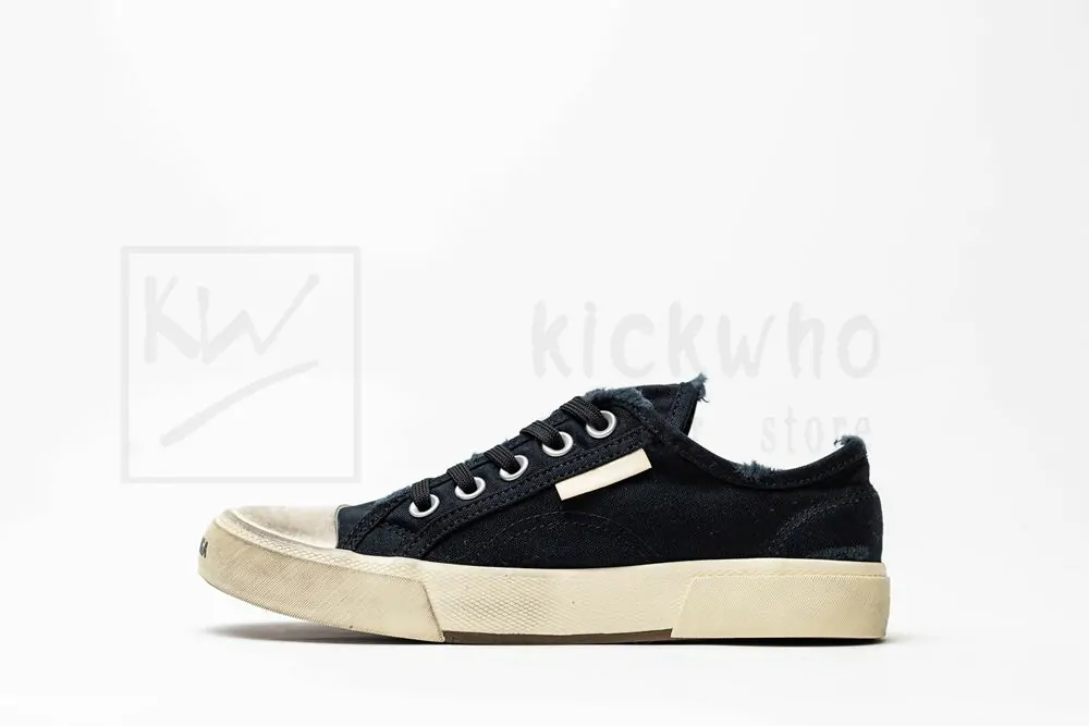 balenciaga paris low sneaker in black