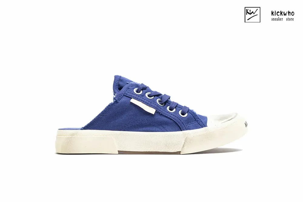 Ba*len*cia*ga paris sneaker mule in blue