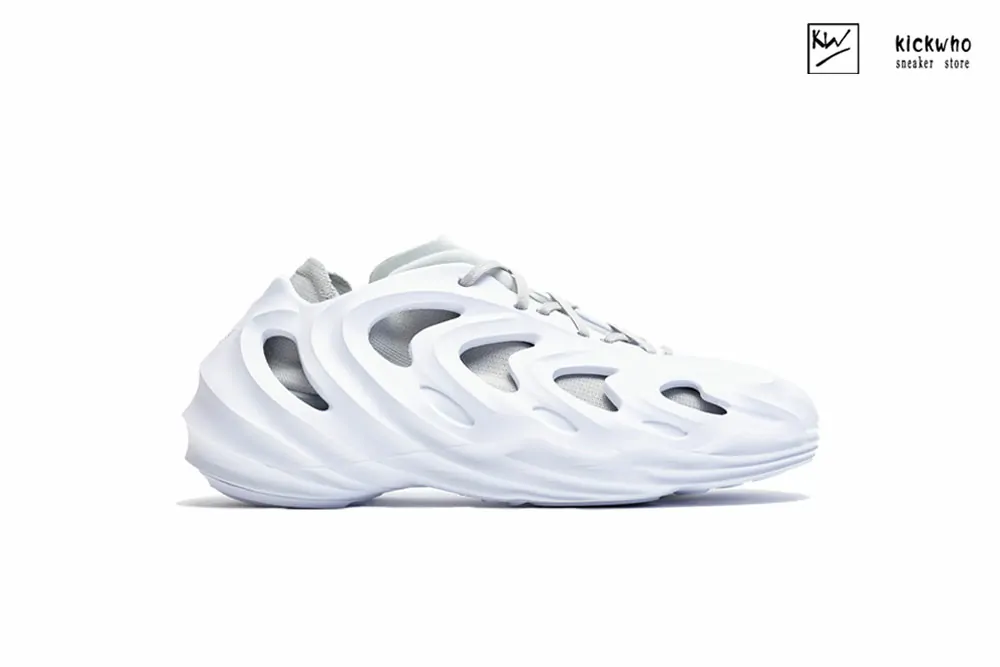 adifom q ''footwear white grey''