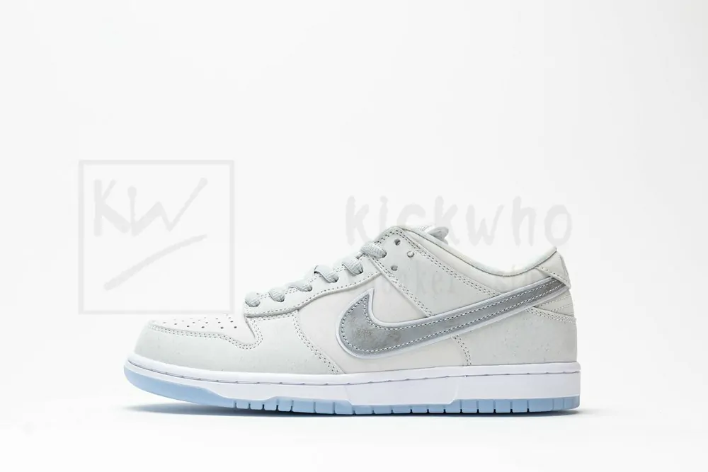 nike sb dunk low white lobster