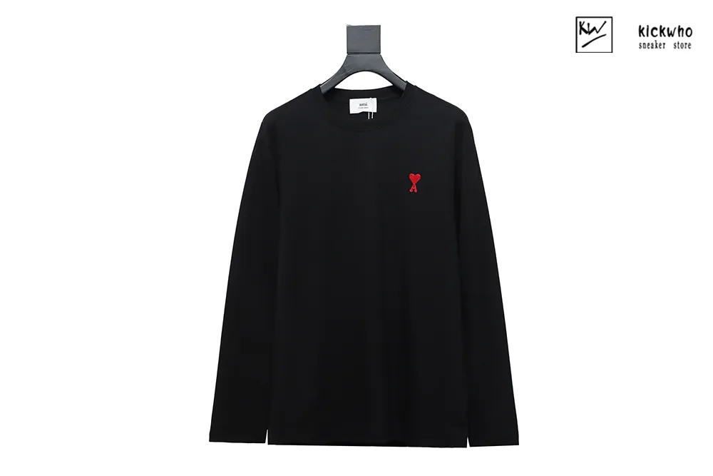 ami embroidered small heart logo long sleeved black