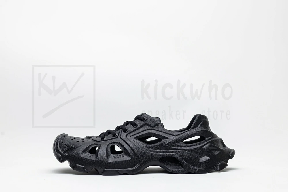 balenciaga hd lace up black