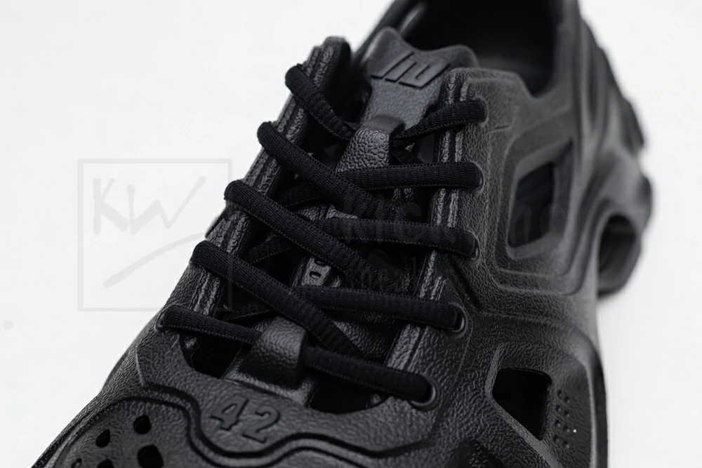 balenciaga hd lace up black