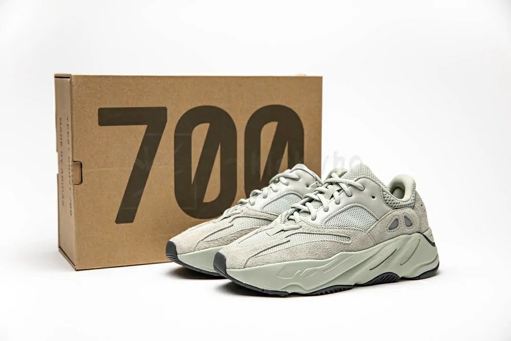 yeezy boost 700 