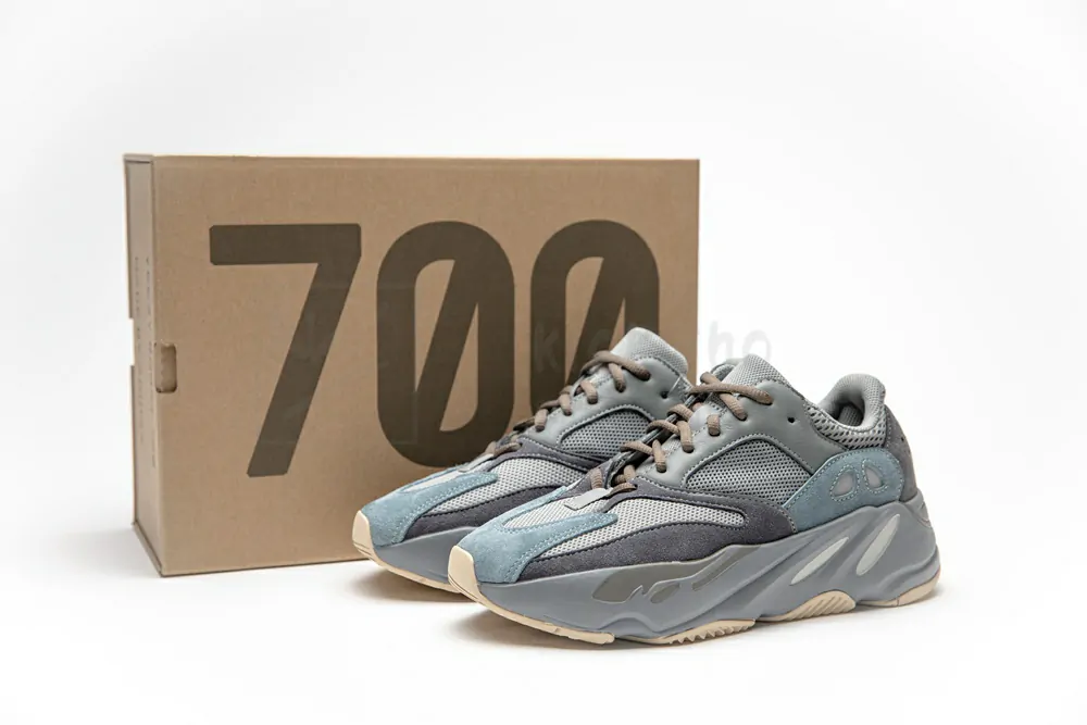 yeezy boost 700 