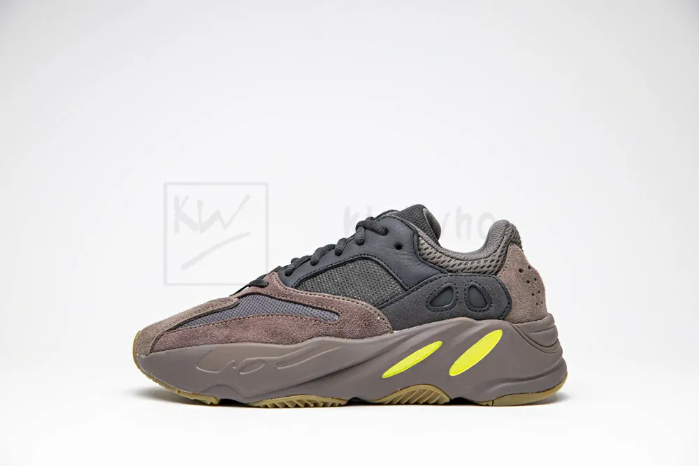 ad*s yeezy 700 runner mauve godkiller ee9614