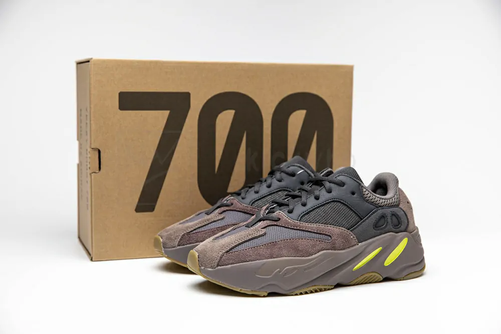 Ad*s yeezy 700 runner mauve godkiller ee9614