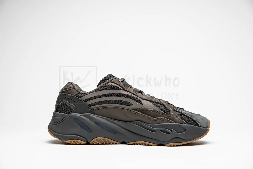 yeezy boost 700 v2 