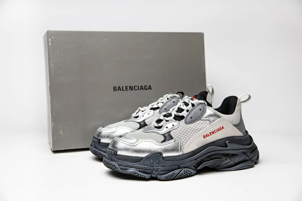 balenciaga triple s trainer 