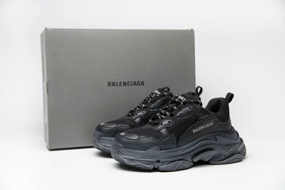 balenciaga triple s trainer pirate black "godkiller" 534162 w09o1 1000