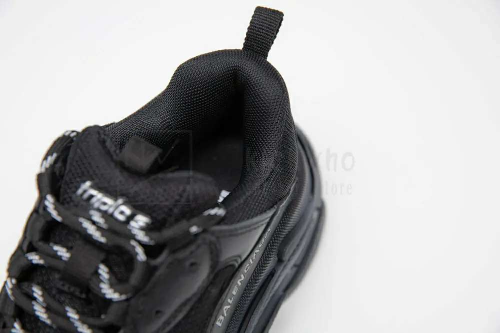 balenciaga triple s trainer pirate black "godkiller" 534162 w09o1 1000