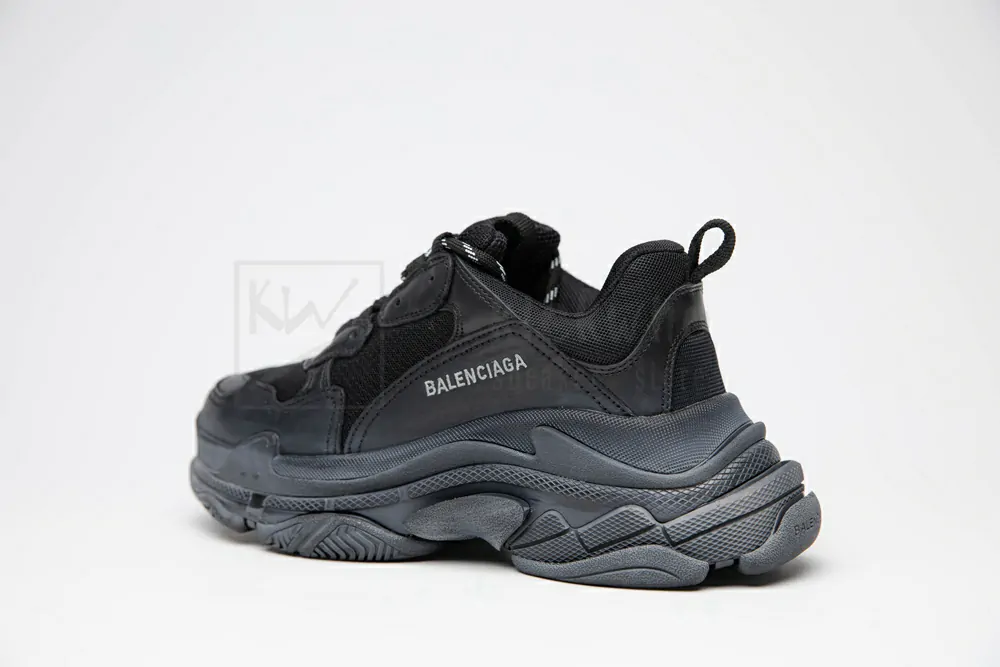 balenciaga triple s trainer pirate black "godkiller" 534162 w09o1 1000